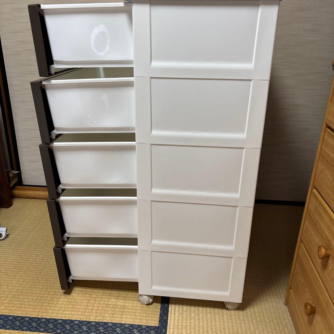 送料込ニトリフィッツプラスメッシュダークブラウン ホワイト 5段チェスト