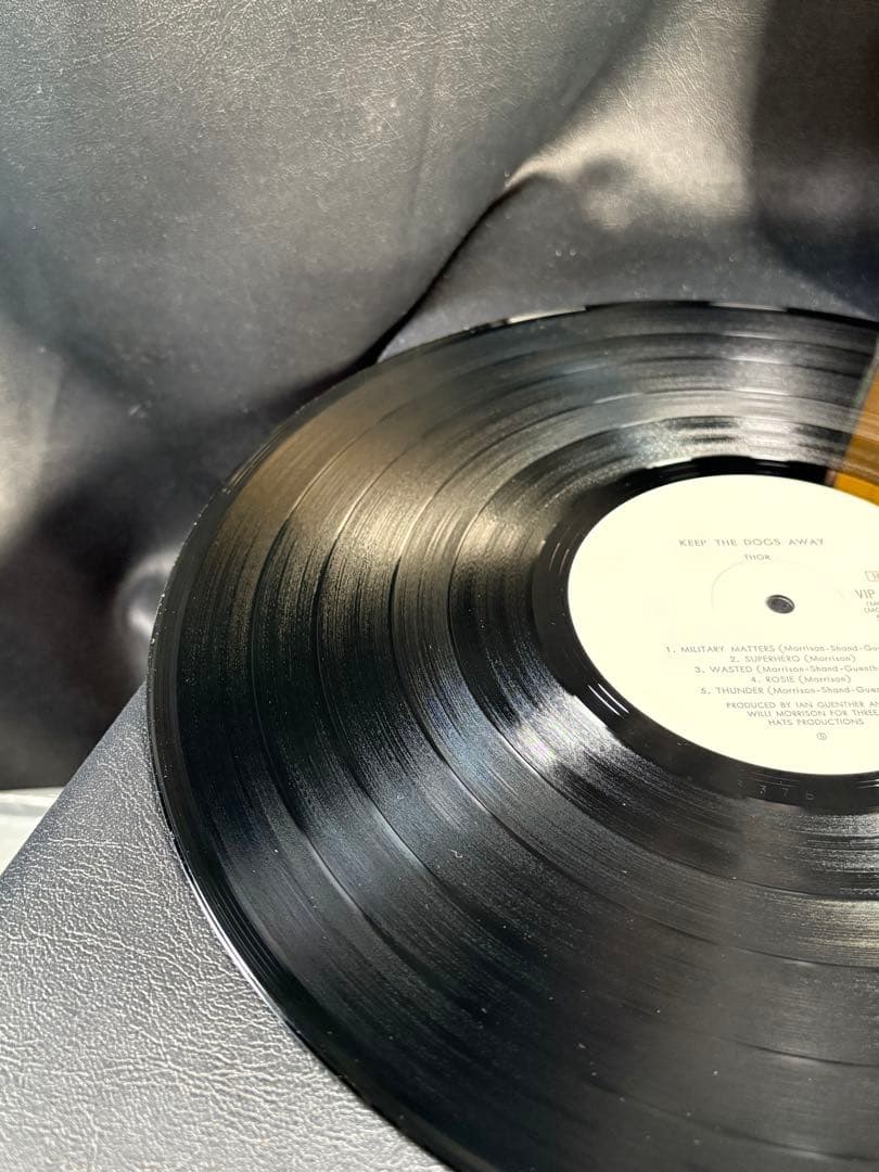 C061 THOR KEEP THE DOGS AWAY 怒りの雷神　ソー