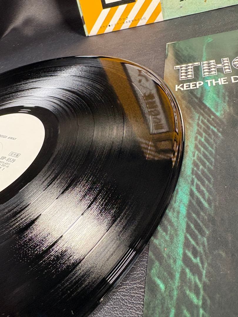 C061 THOR KEEP THE DOGS AWAY 怒りの雷神　ソー