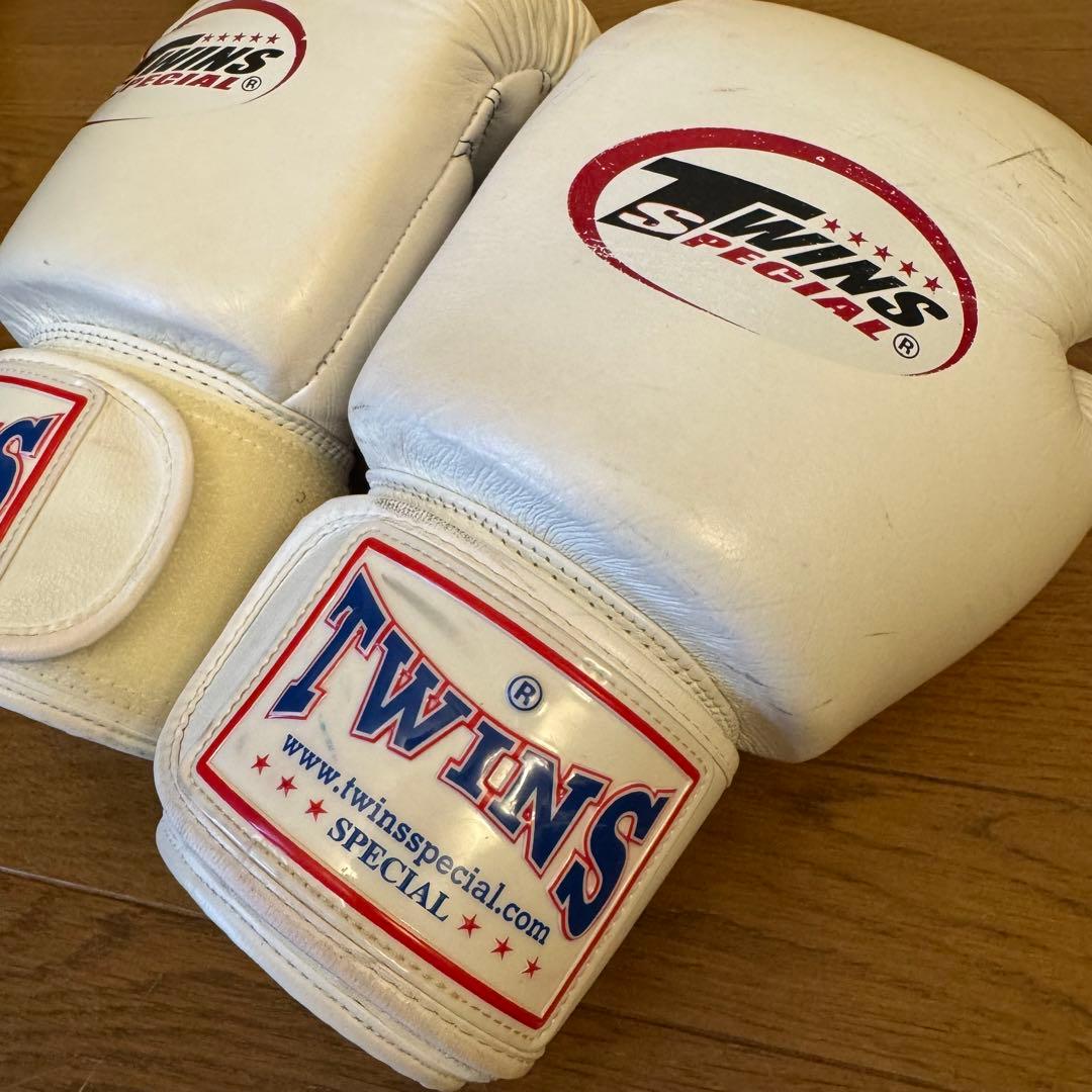 TWINS ボクシンググローブ 14oz ホワイト