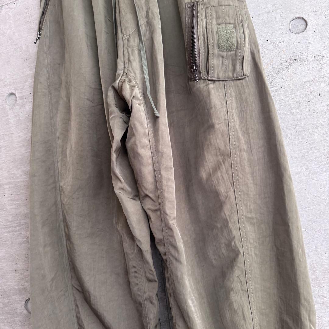 美品 ユリウス カーキ ミリタリー ワイドパンツ ナイロンパンツ サルエルパンツ