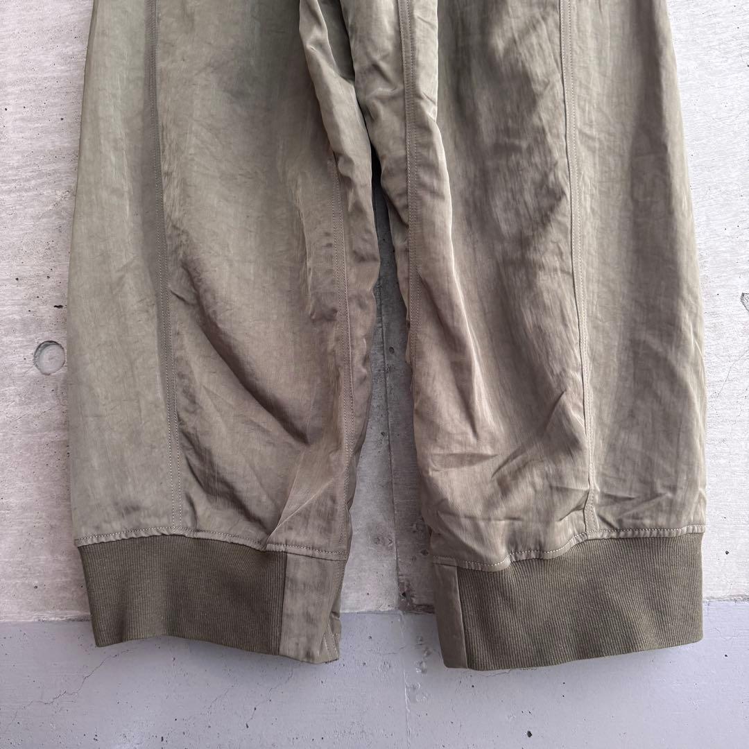 美品 ユリウス カーキ ミリタリー ワイドパンツ ナイロンパンツ サルエルパンツ