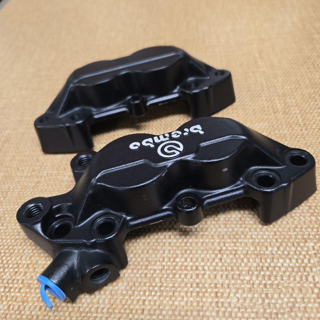 brembo ブレンボキャリパー 40mm 右 ブラック シルバーロゴ