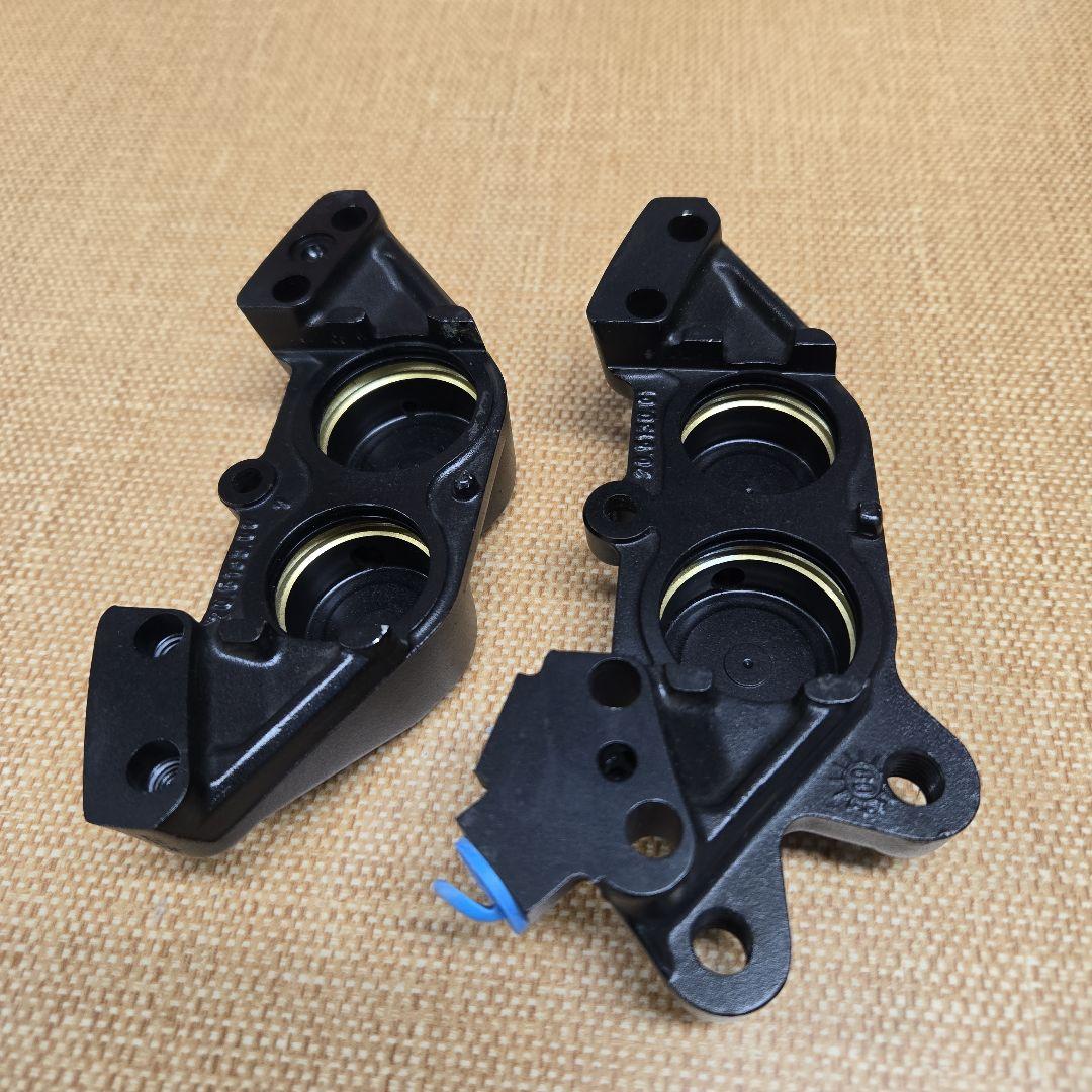 brembo ブレンボキャリパー 40mm 右 ブラック シルバーロゴ