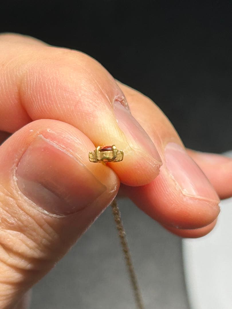 k18 ゴールドネックレス　宝石付き