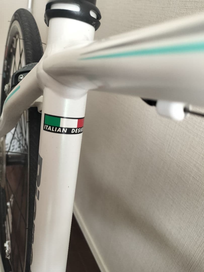 走行3回のみ★ほぼ新品ビアンキ ALU HYDRO TRIPLEロードバイク