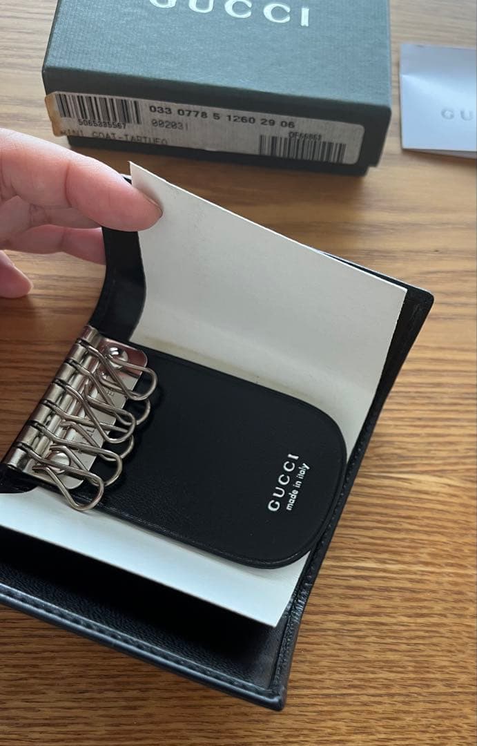 【未使用】GUCCI グッチ　キーケース　レザー　ブラック　箱付き