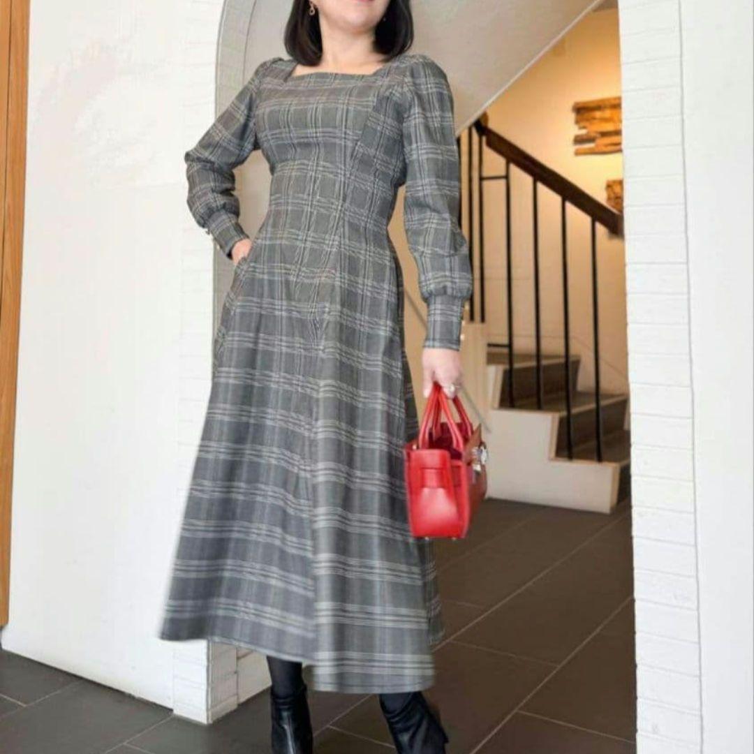 CINEMATIQ　ヴィンテージリリーロングワンピース　Ｌ　ストレッチ　金ボタン