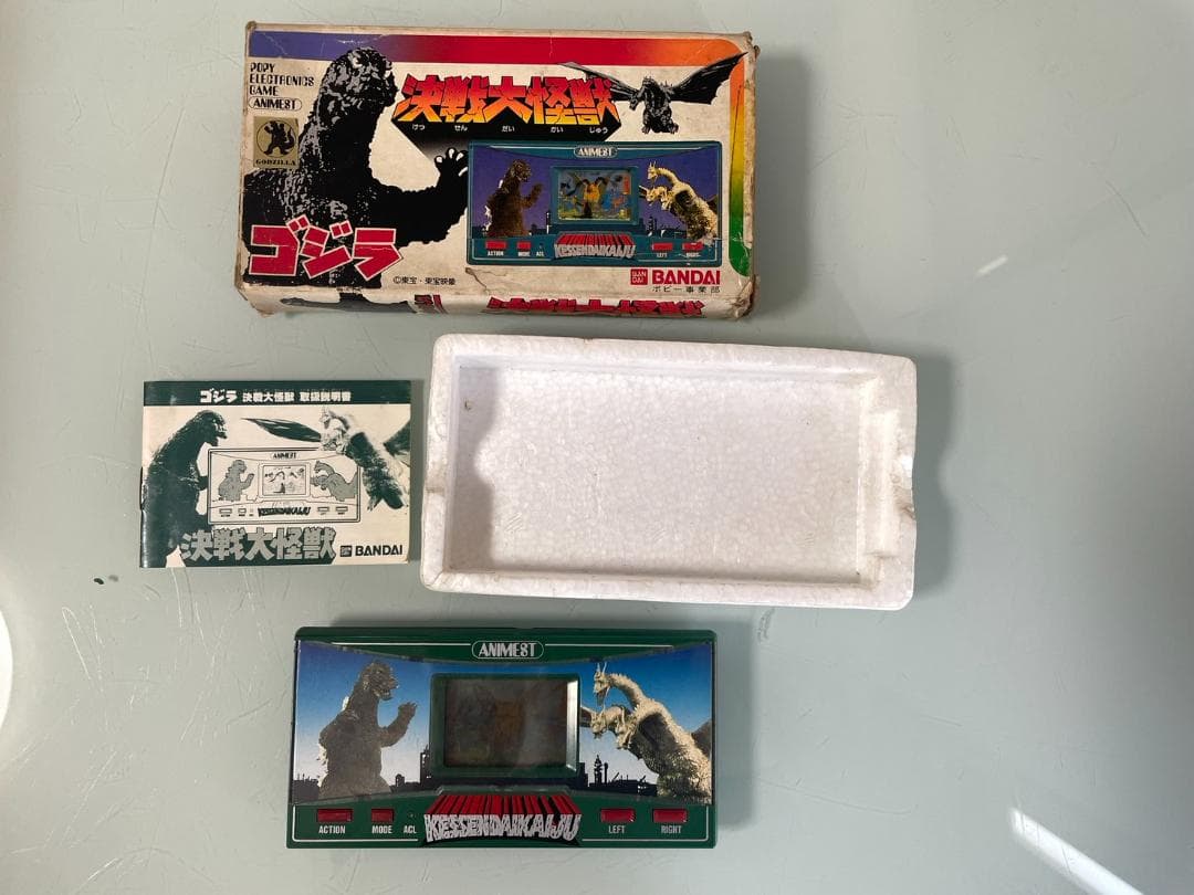 バンダイ　ＬＳＩゲーム　ゴジラ　決戦大怪獣（ＫＥＳＳＥＮＤＡＩＫＡＩＪＵ）