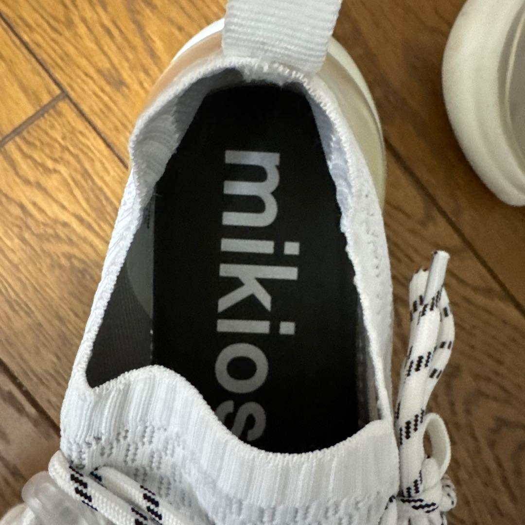 ミキオサカベ　スニーカー