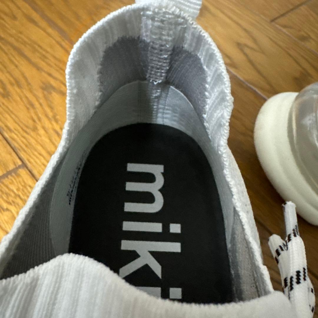 ミキオサカベ　スニーカー