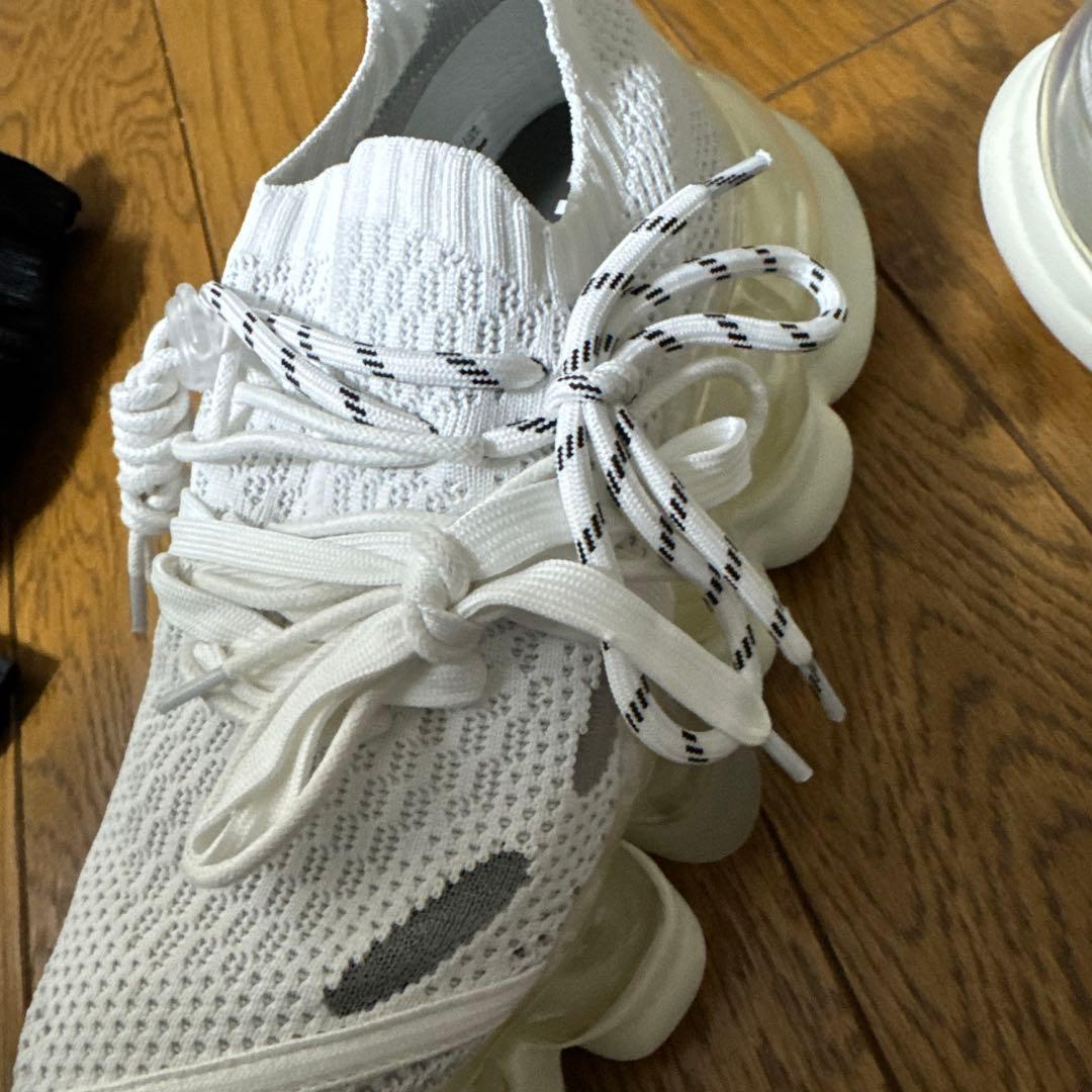 ミキオサカベ　スニーカー