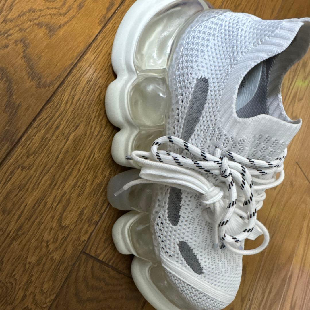 ミキオサカベ　スニーカー