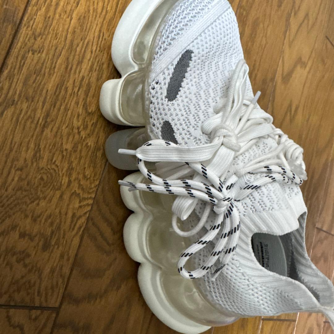 ミキオサカベ　スニーカー