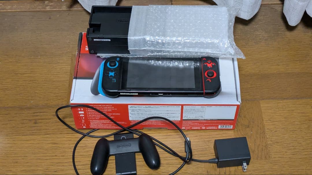 Nintendo Switch 本体 ネオンブルー・ネオンレッド