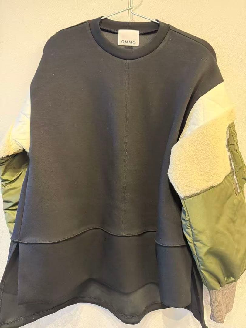 OMMO BOA DOCKING MA-1 SLEEVE TOP カーキ