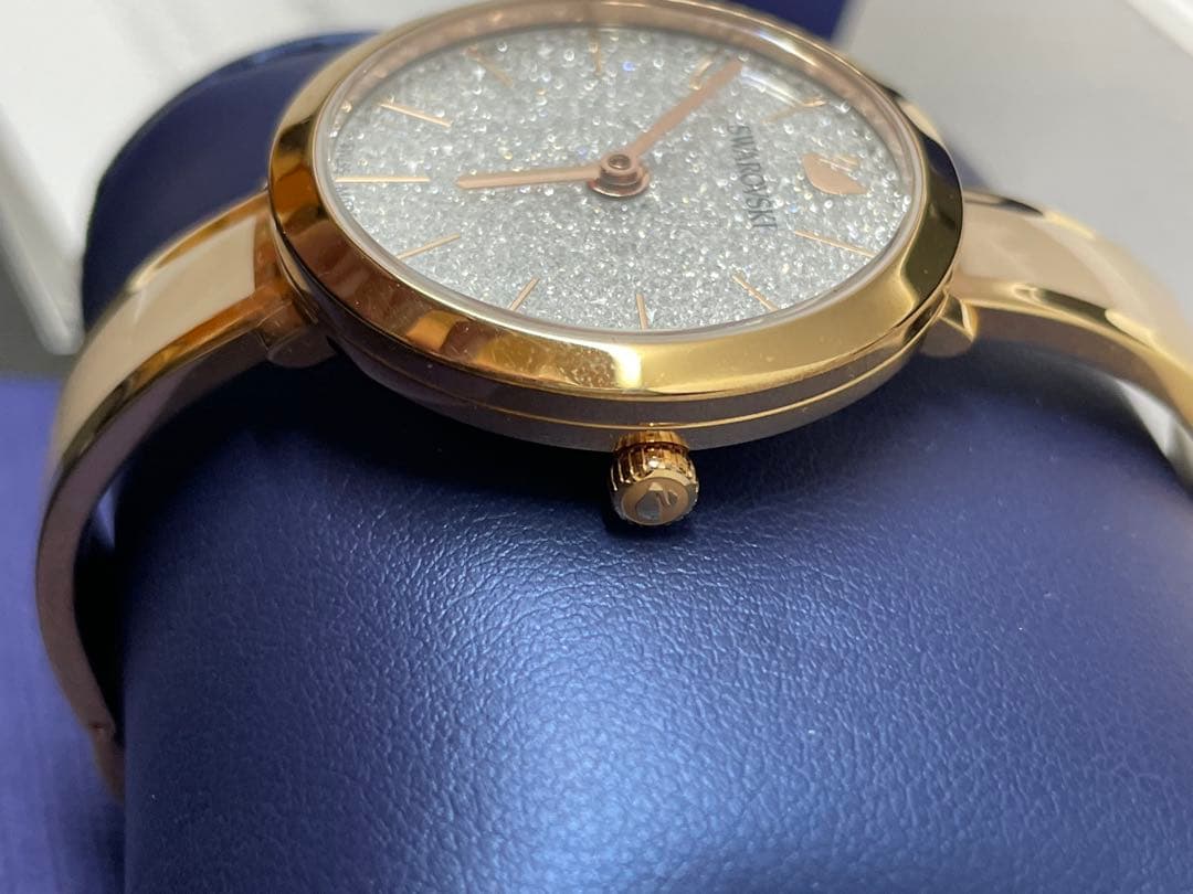 SWAROVSKI 腕時計 ゴールド　スワロフスキー ウォッチ箱付き　コマ　稼働