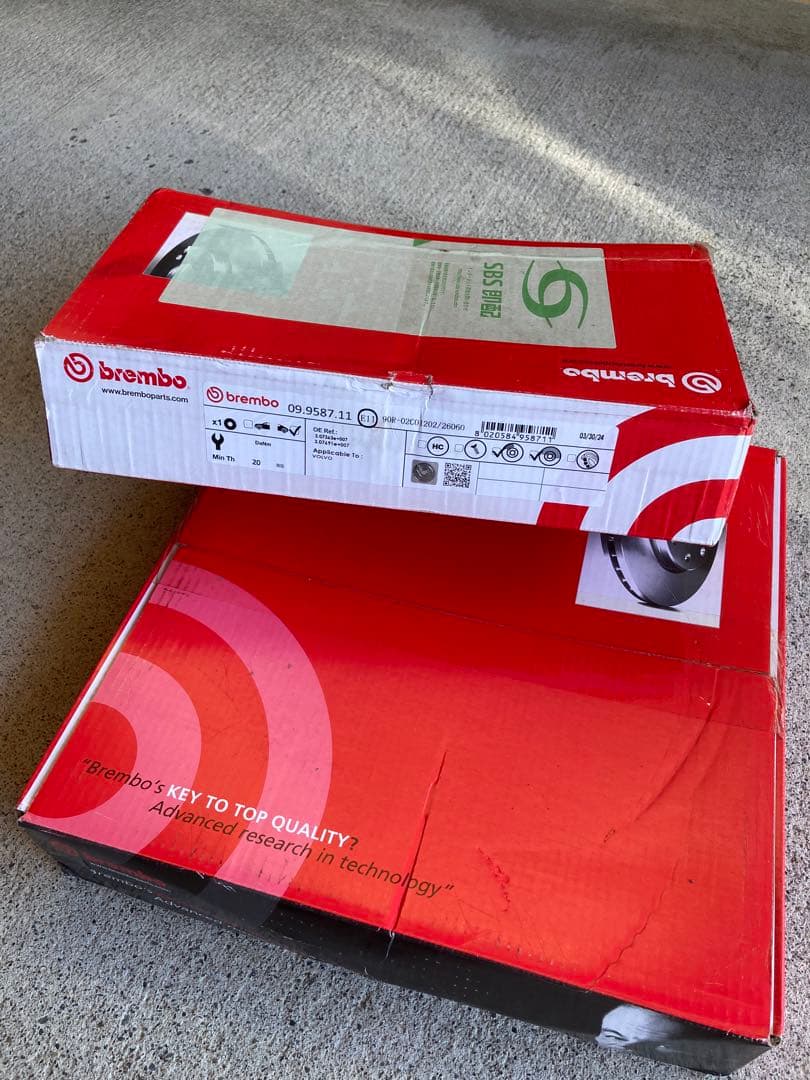 ブレンボディスクローターボルボv60s60 FB/FDリア左右セット　新品未使用