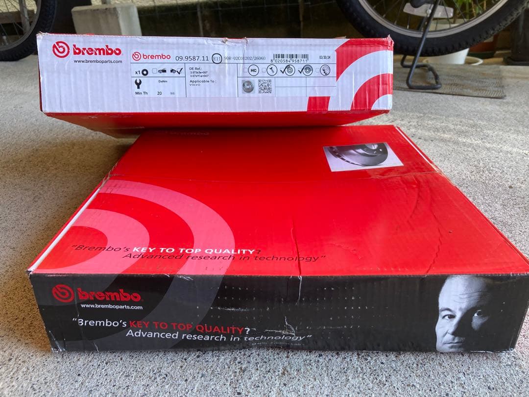ブレンボディスクローターボルボv60s60 FB/FDリア左右セット　新品未使用