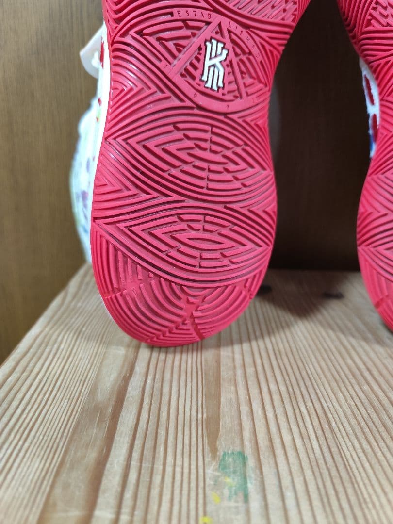 NIKE × BANDULU KYRIE 5 \"Multi/Red\" カイリー5