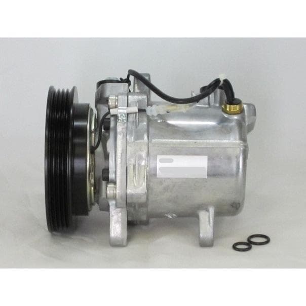 キャリイ DA63T DA65T エアコンコンプレッサー　未使用　ベルト付き