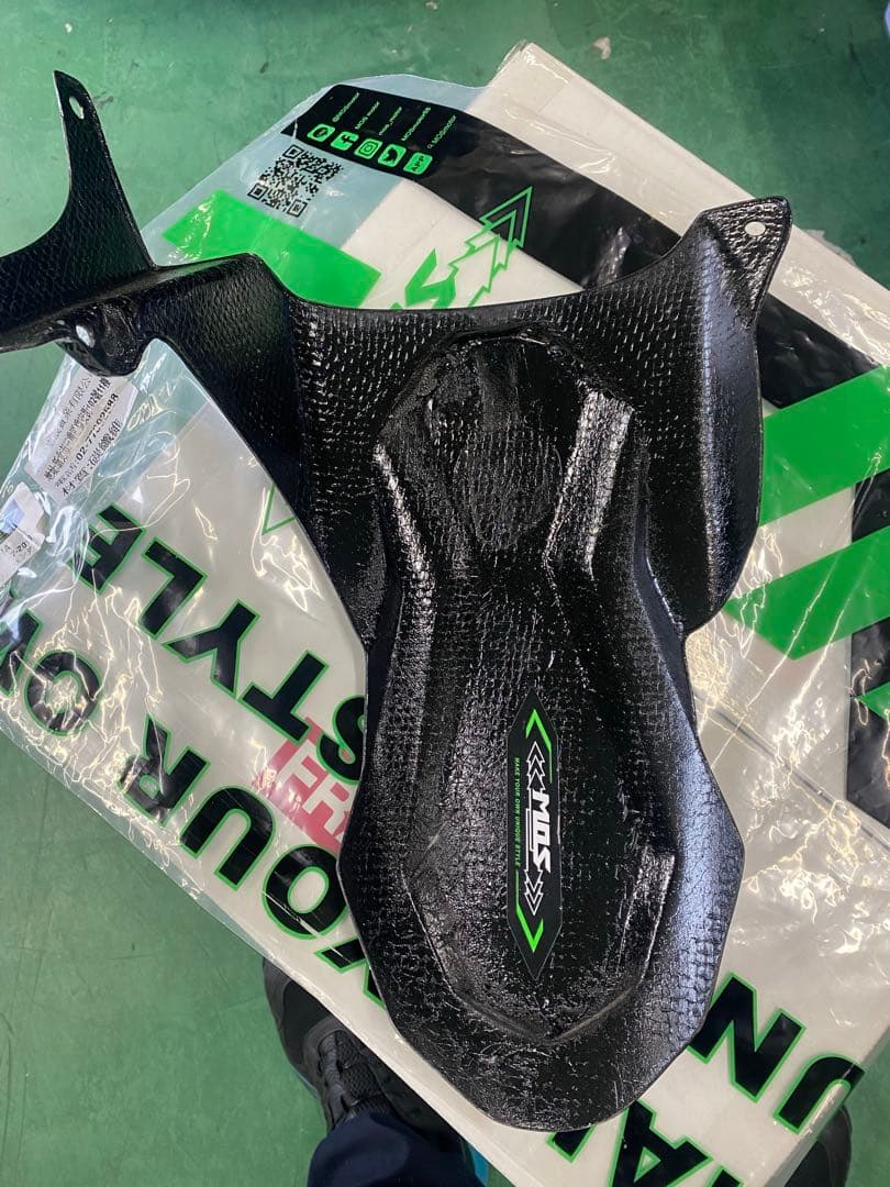 MOS ＴＭＡＸ５３０　５６０カーボンフェンダー