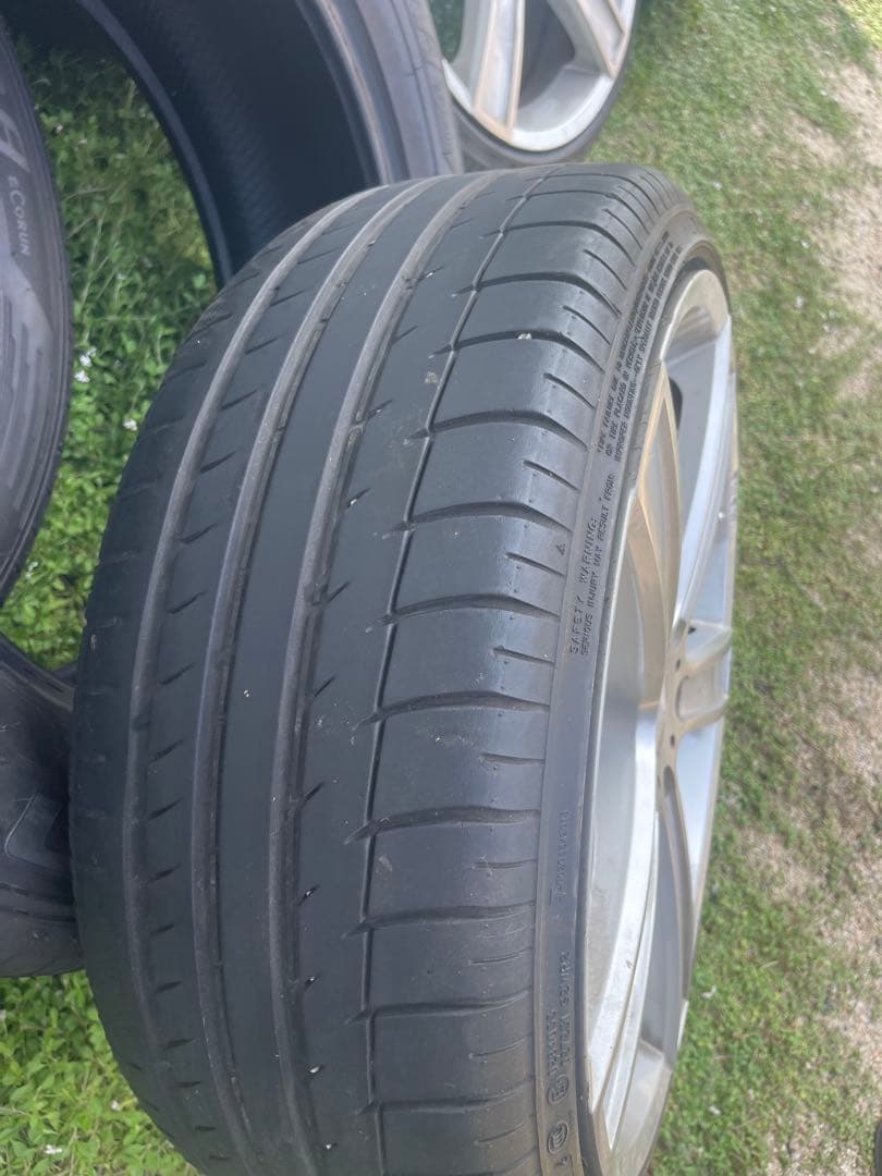 momo ホイール　19インチ　8j 114.3