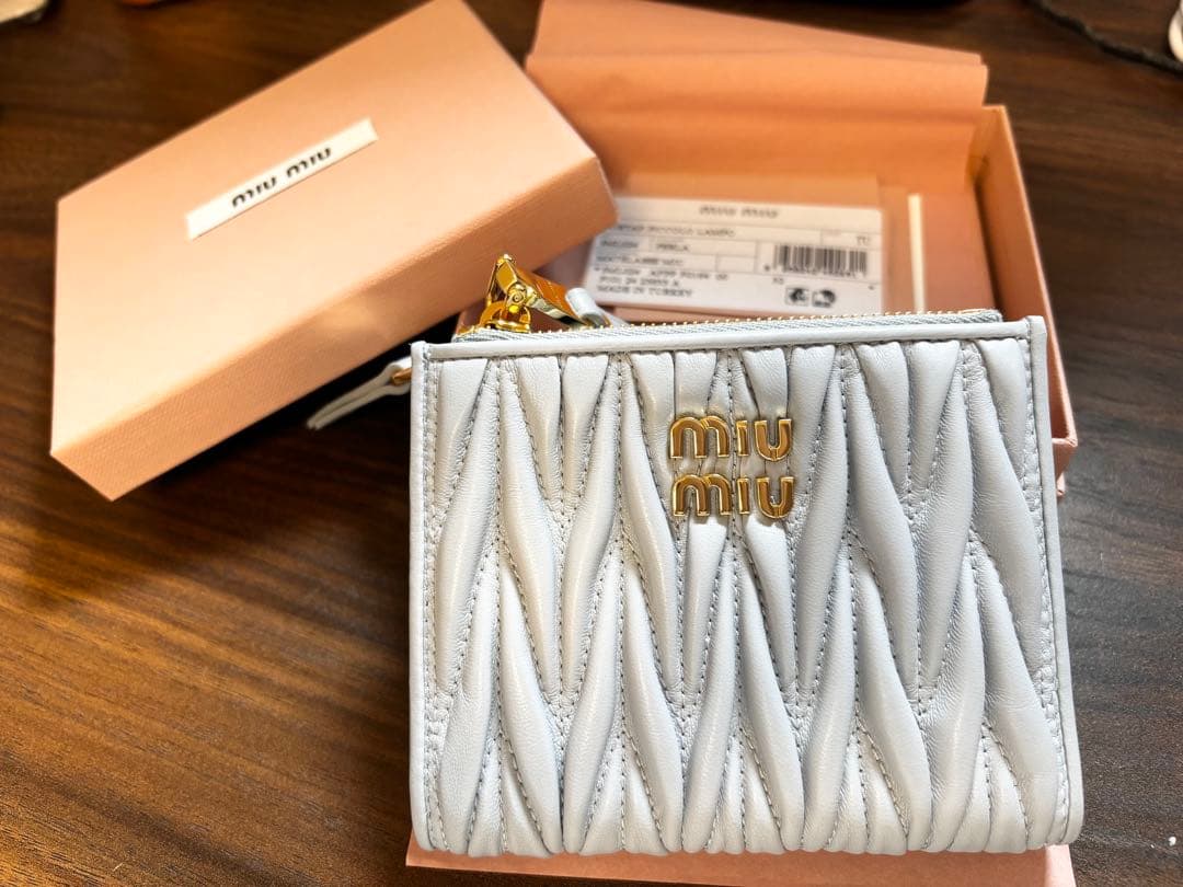 【新品】MIUMIU マテラッセ ナッパレザー ミニ財布