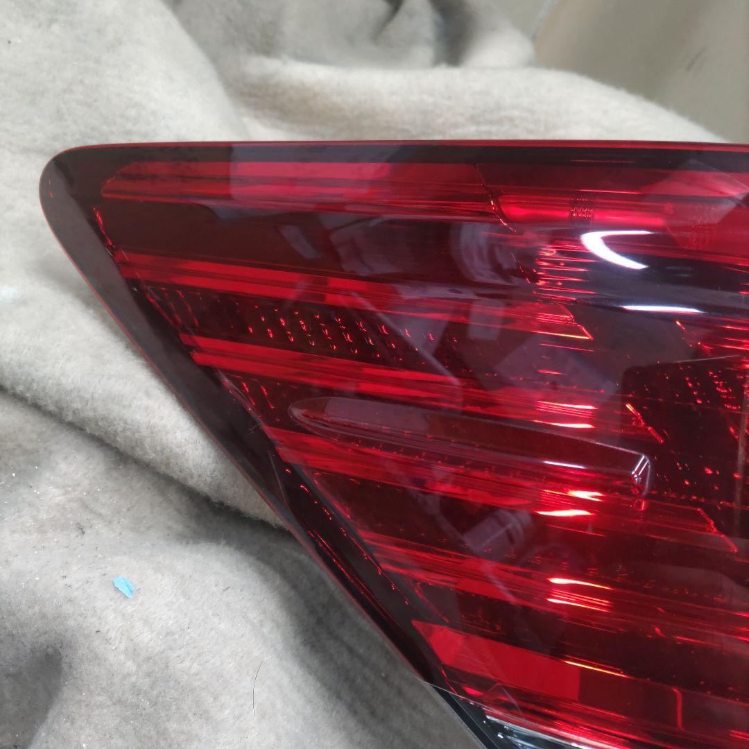 210クラウン　左テールランプ