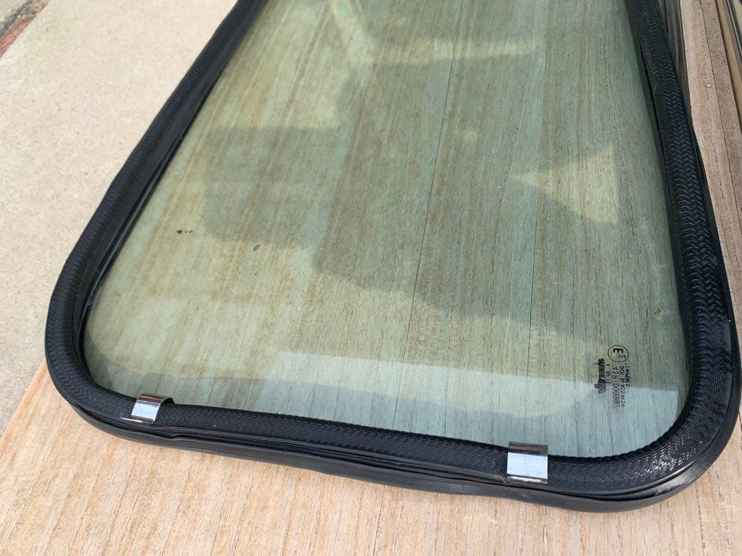 ローバーミニ 開閉式クウォーターガラス