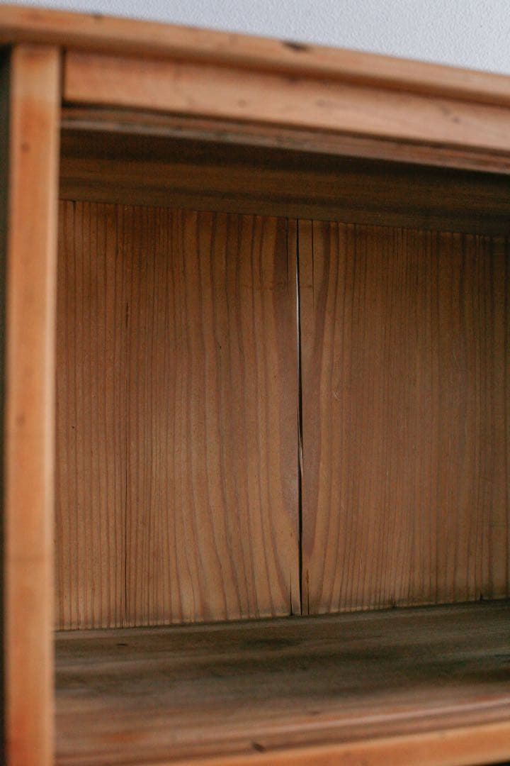 ショーケース　ガラス戸　無垢材　杉材　飾り棚　展示棚　古家具　古道具