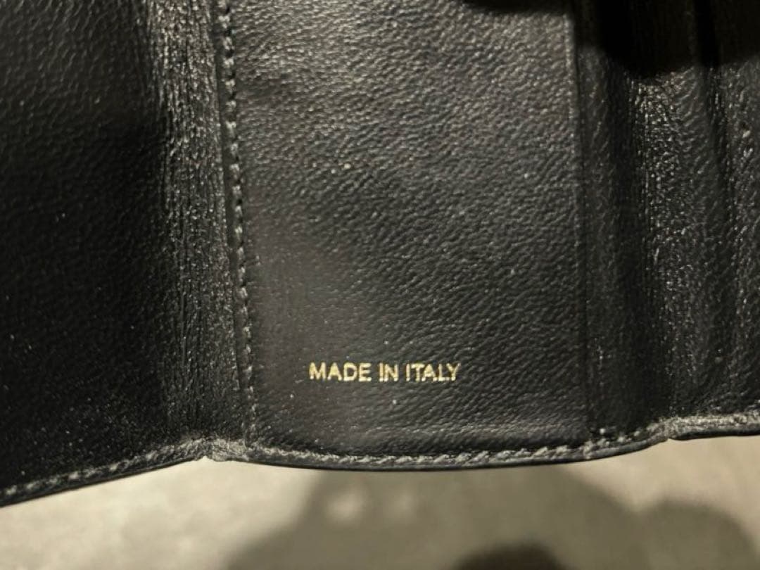 最終値下げです　MARNI ブラック 三つ折り財布