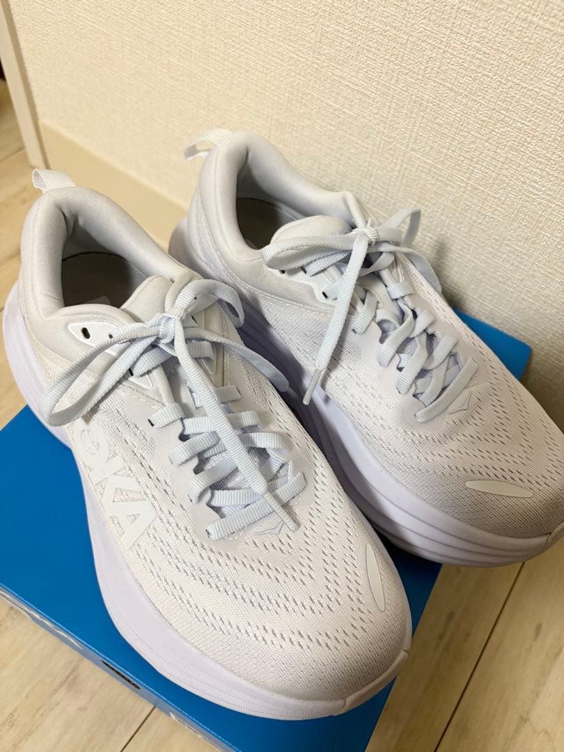 HOKA ホワイト スニーカー 厚底