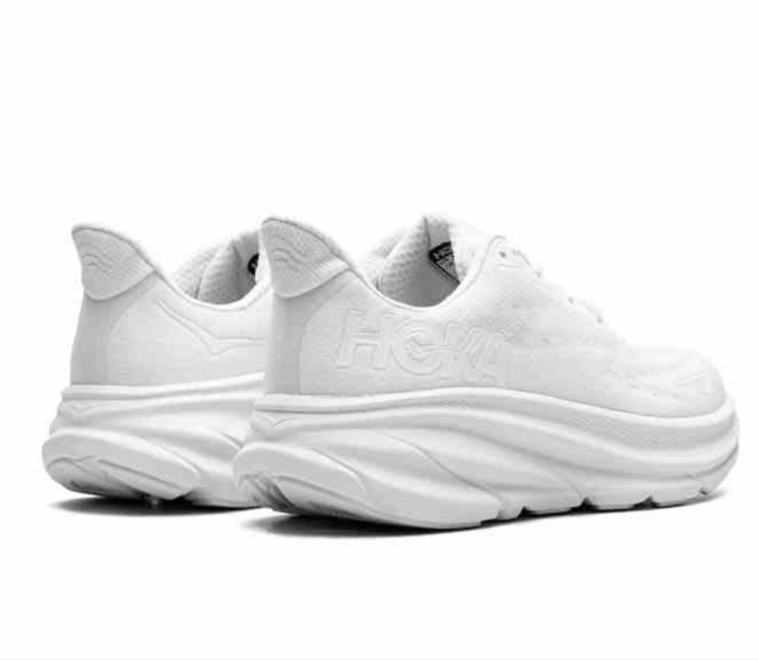 HOKA ホワイト スニーカー 厚底