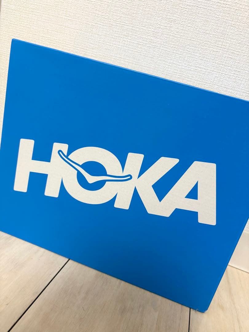 HOKA ホワイト スニーカー 厚底