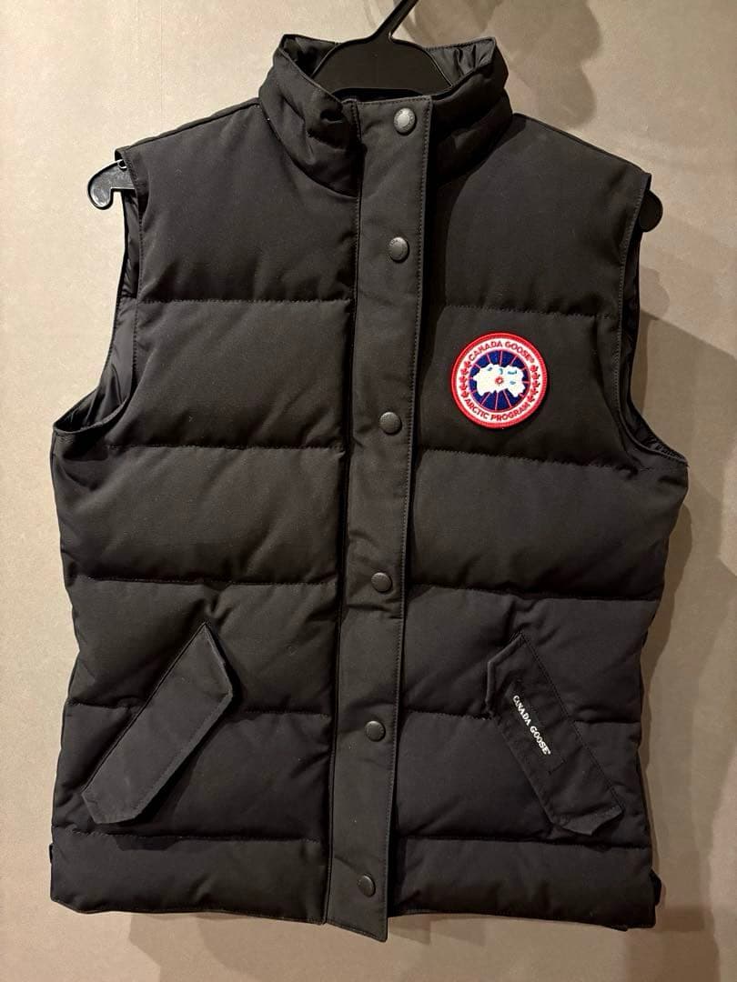 極美品  カナダグース ダウンベスト ブラック レディース