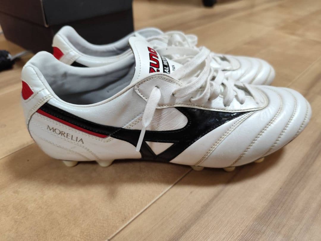 Mizuno Morelia2 サッカーシューズ ホワイト/ブラック/レッド