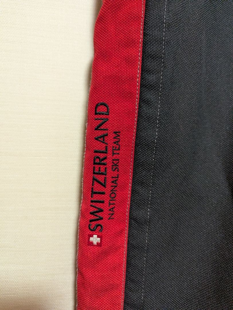 DESCENTE サスペンダー付きオーバーオール 黒赤