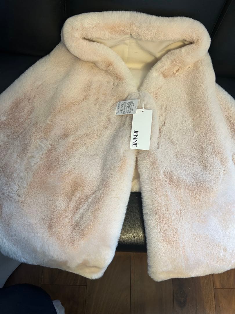 チエコ様　JENNE ファーケープ　新品未使用　アイボリー