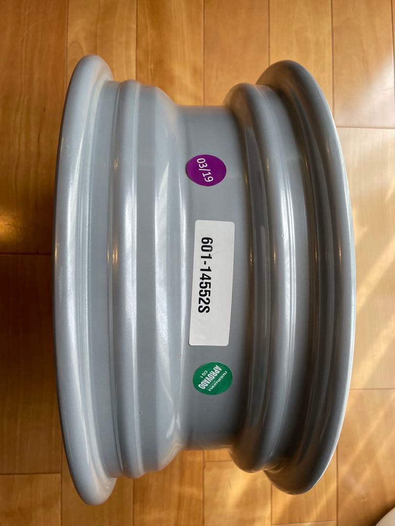 FLAT4製VW Type2用ストックホイール14インチ