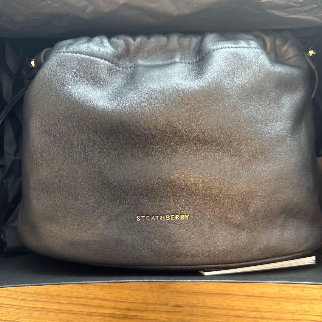 バッグ STRATHBERRY Charlotte Midi Drawstring