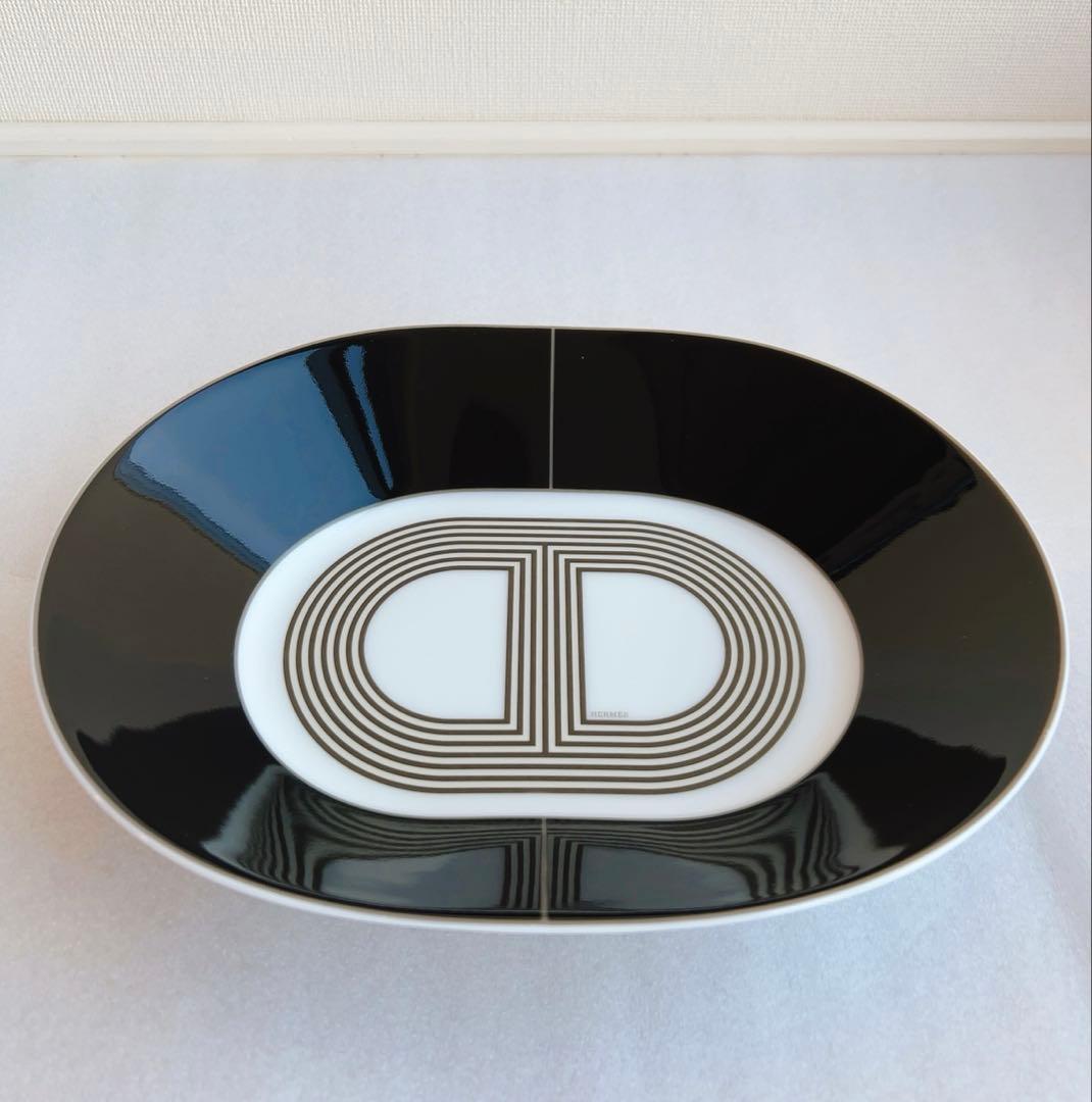 HERMES ラリー24 オーバルプレート　ホワイト/ ブラック