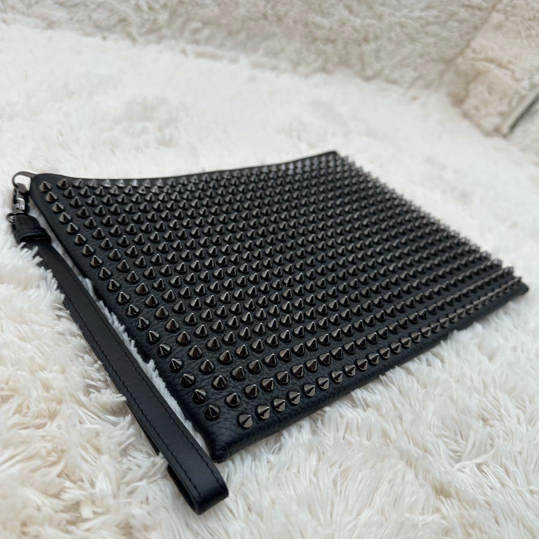 ✨極美品✨箱あり　ルブダン　セカンドバッグ　スタッズ　パネトーネ　シボ革　黒　赤