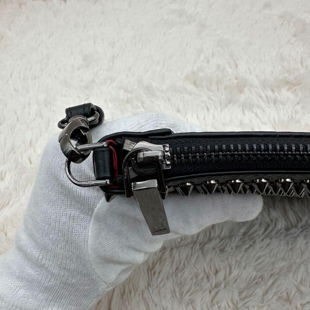 ✨極美品✨箱あり　ルブダン　セカンドバッグ　スタッズ　パネトーネ　シボ革　黒　赤