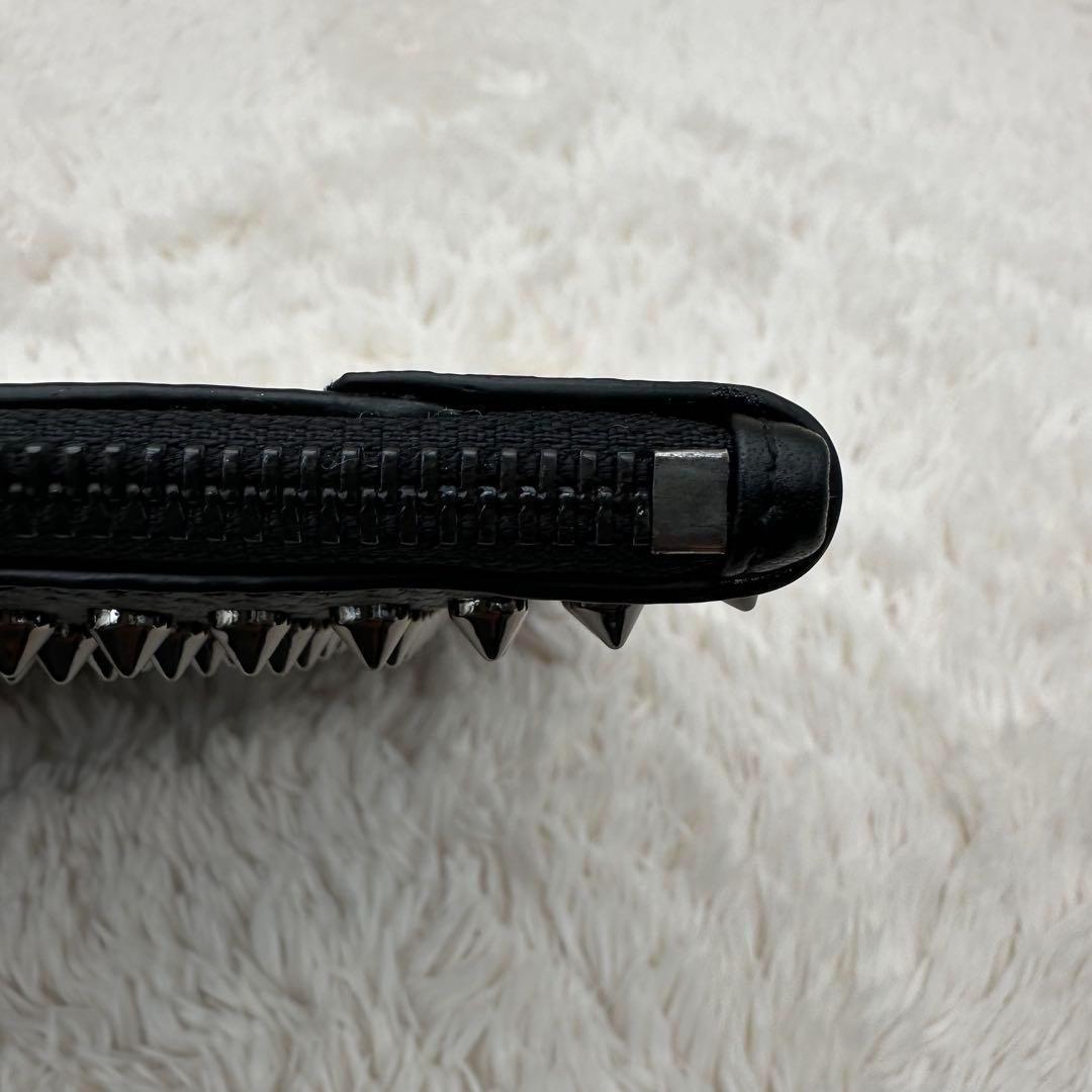 ✨極美品✨箱あり　ルブダン　セカンドバッグ　スタッズ　パネトーネ　シボ革　黒　赤