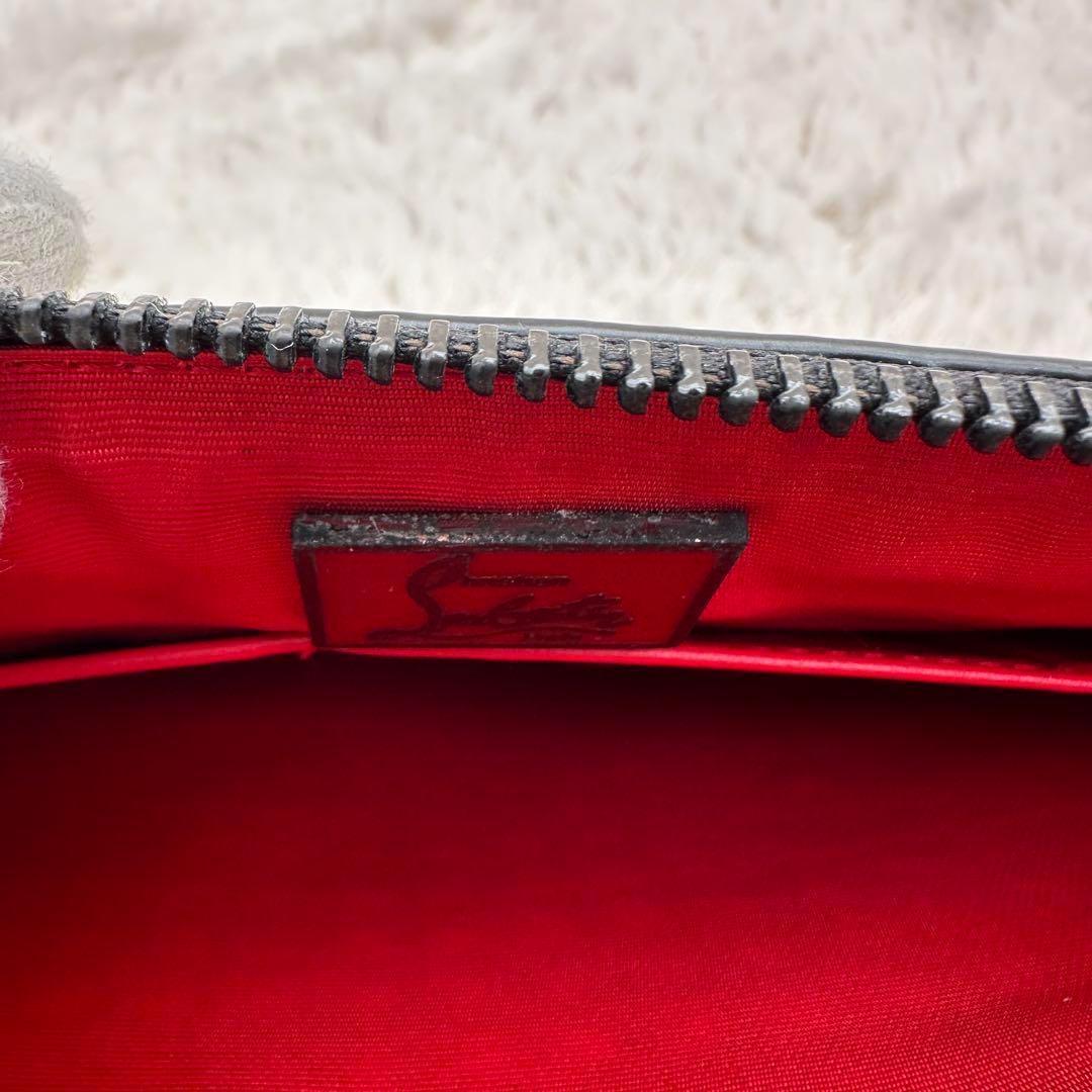 ✨極美品✨箱あり　ルブダン　セカンドバッグ　スタッズ　パネトーネ　シボ革　黒　赤