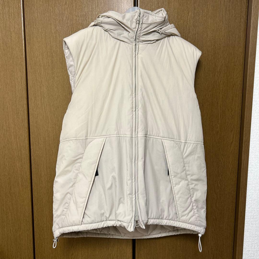 美品ダウンベスト