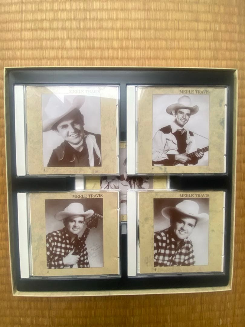Merle Travis ５枚組CDボックス　豪華ブックレット付き