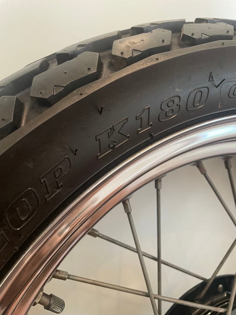 グラストラッカー18インチ スポークホイール