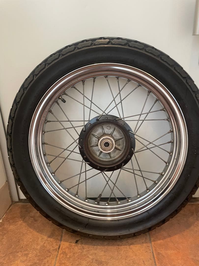 グラストラッカー18インチ スポークホイール